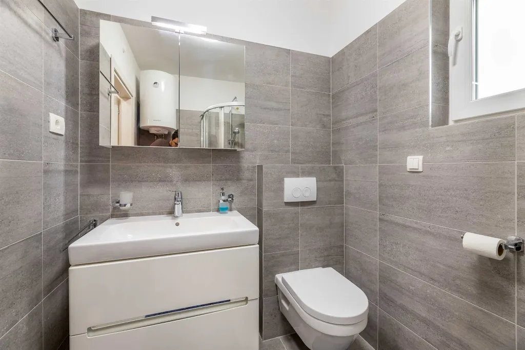 Apartment with Mountain and Sea Views in Baška