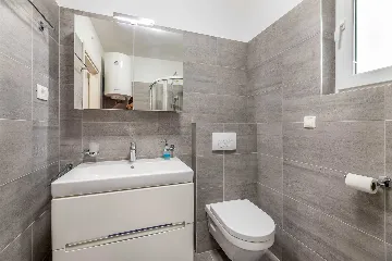 Apartment with Mountain and Sea Views in Baška