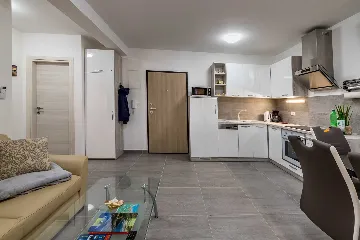 Apartment with Mountain and Sea Views in Baška