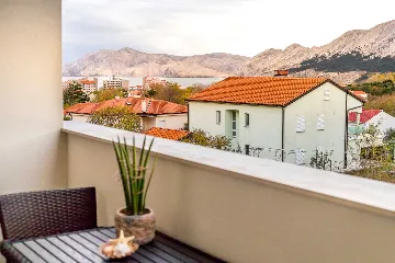 Apartment with Mountain and Sea Views in Baška