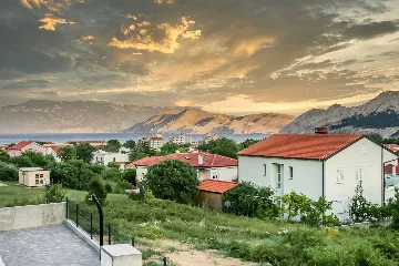 Apartment with Mountain and Sea Views in Baška