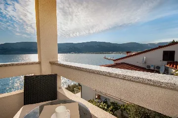 Sea-View Apartment with 1 Bedroom in Baška