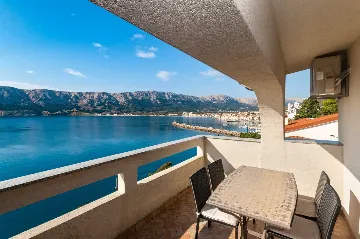 Sea-View Apartment with 1 Bedroom in Baška