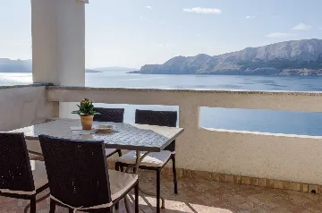 One-Bedroom Apartment with Sea View in Baška