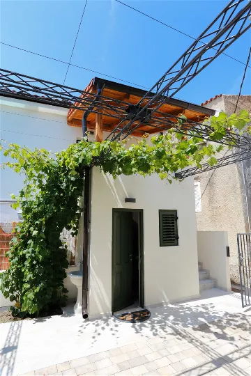 Studio with Terrace BBQ for 2 in Baška