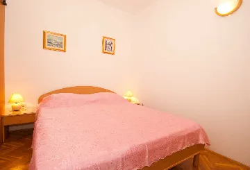 Baška Studio Apartment with Terrace and BBQ