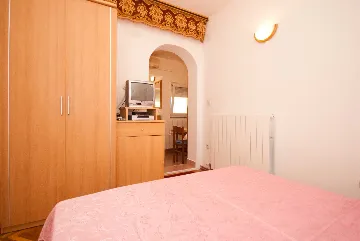 Baška Studio Apartment with Terrace and BBQ