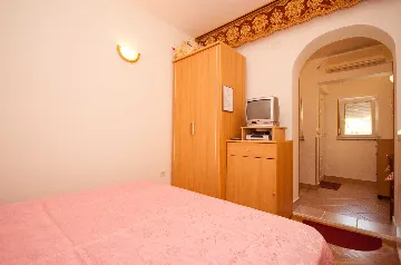 Baška Studio Apartment with Terrace and BBQ