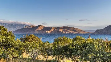 Baška Studio Apartment with Terrace and BBQ