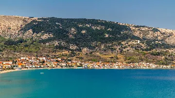1-Bedroom Apartment with Parking in Baška