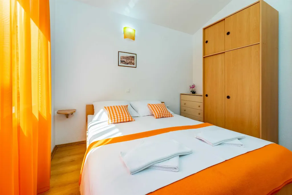 2-Bedroom Apartment in Baška for Up to 5 Guests
