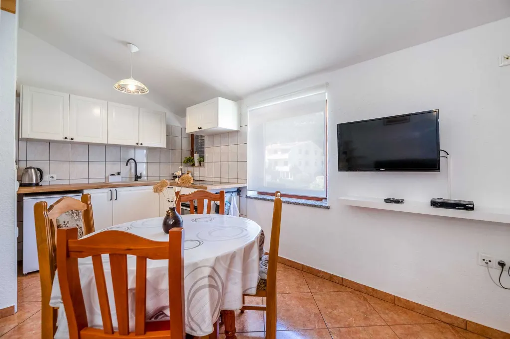 2-Bedroom Apartment in Baška for Up to 5 Guests