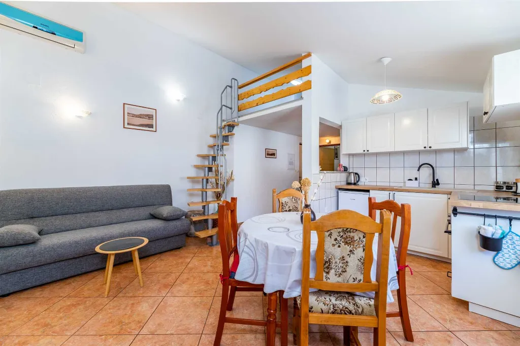 2-Bedroom Apartment in Baška for Up to 5 Guests