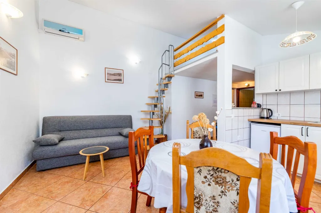 2-Bedroom Apartment in Baška for Up to 5 Guests
