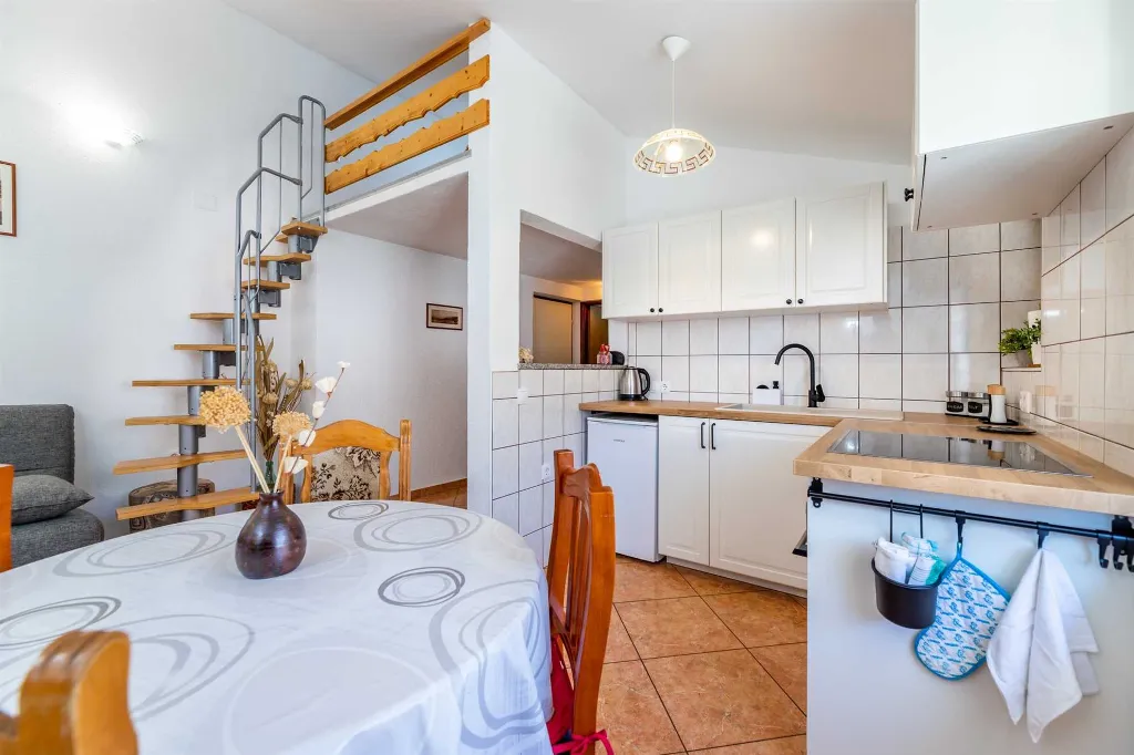 2-Bedroom Apartment in Baška for Up to 5 Guests