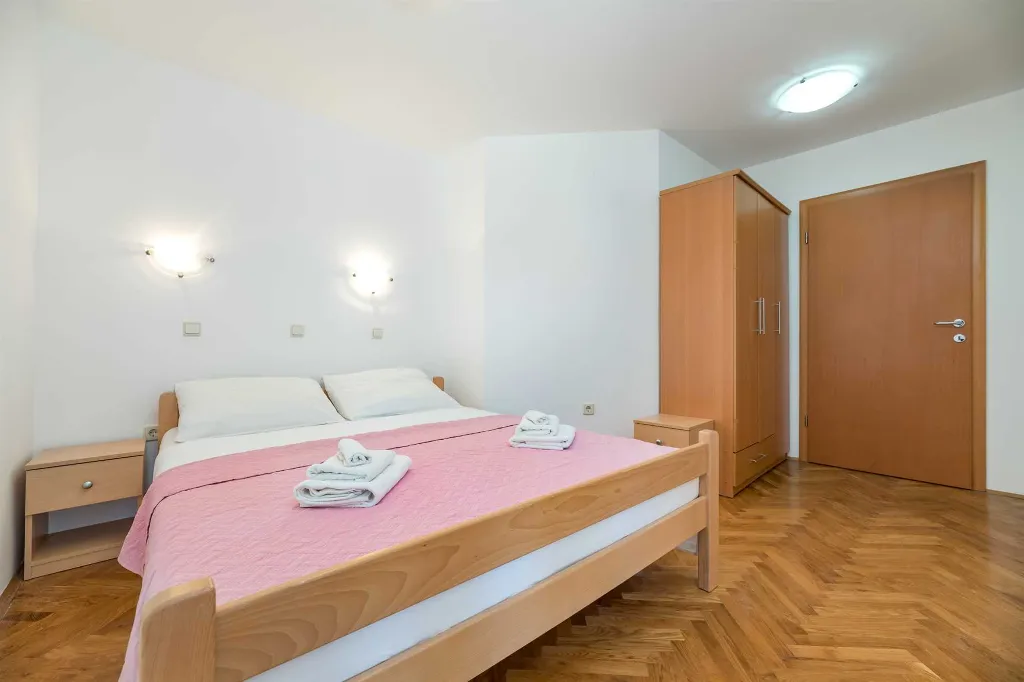 Baška Apartment for Up to 6 Guests with Balcony