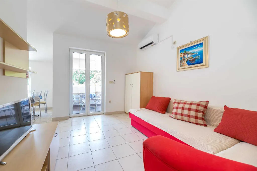 Baška Apartment for Up to 6 Guests with Balcony