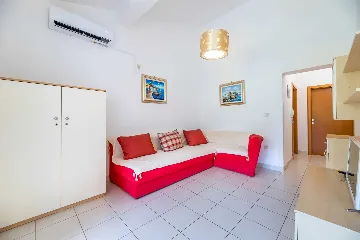Baška Apartment for Up to 6 Guests with Balcony