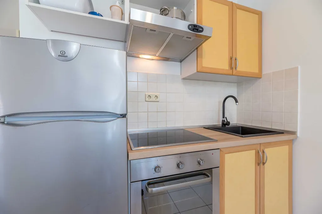 Baška Apartment for Up to 6 Guests with Balcony