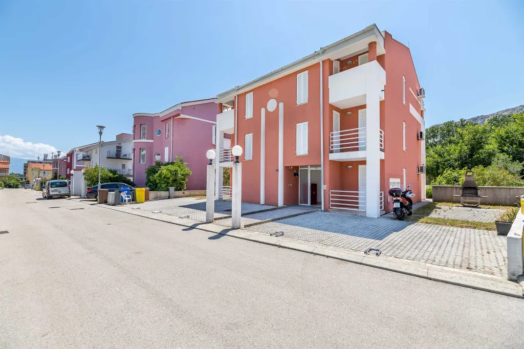 Baška Apartment for Up to 6 Guests with Balcony