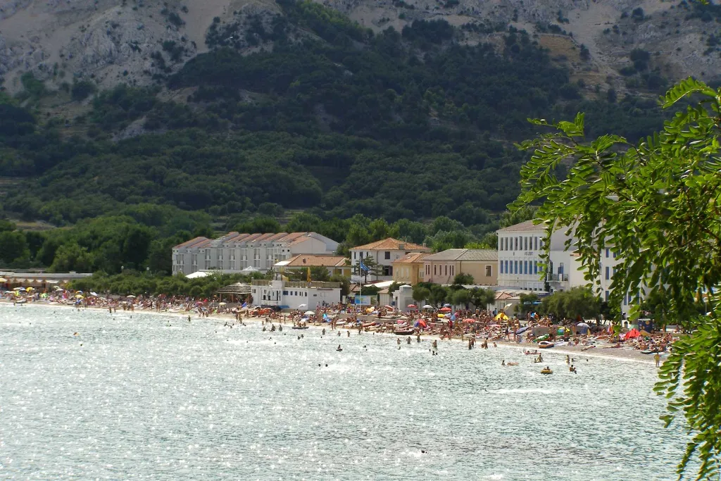 Baška Apartment with Balcony and Parking