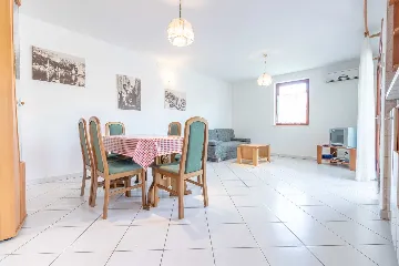 2-Bedroom Apartment for up to 5 in Baška