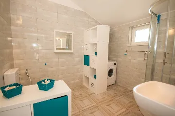 Pet-Friendly Apartment in Baška with Parking