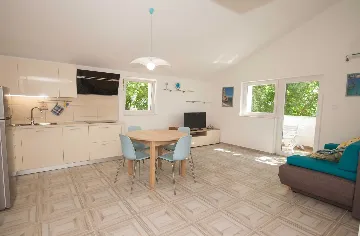 Pet-Friendly Apartment in Baška with Parking