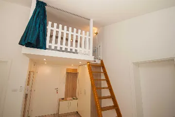 Pet-Friendly Apartment in Baška with Parking