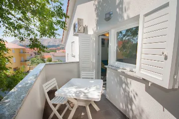 Pet-Friendly Apartment in Baška with Parking