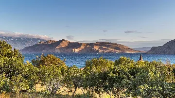 Pet-Friendly Apartment in Baška with Parking