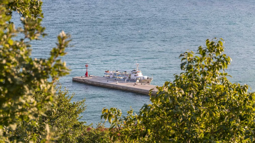 Pet-Friendly Apartment in Baška with Parking
