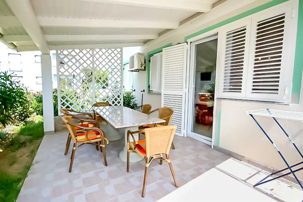 Apartment in Baška with Terrace for Up to 4 Guests