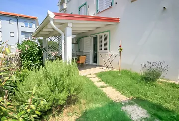 Apartment in Baška with Terrace for Up to 4 Guests