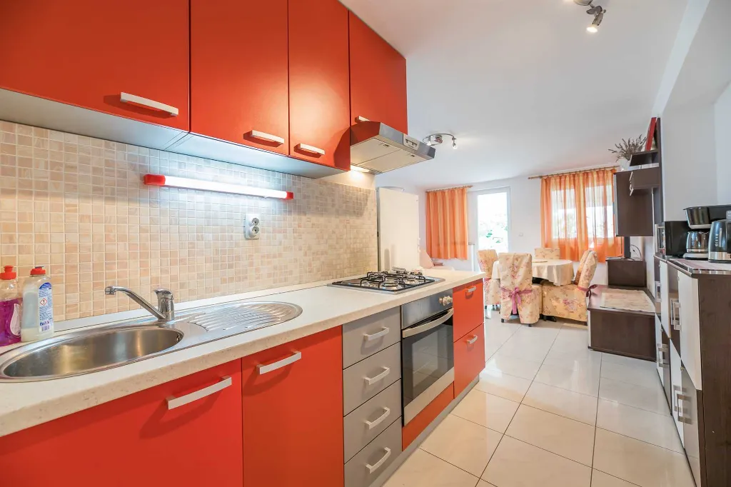 Apartment in Baška with Terrace for Up to 4 Guests