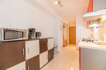 Apartment in Baška with Terrace for Up to 4 Guests