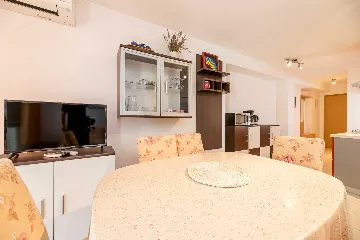 Apartment in Baška with Terrace for Up to 4 Guests