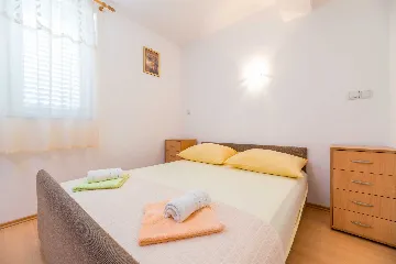 Apartment in Baška with Terrace for Up to 4 Guests