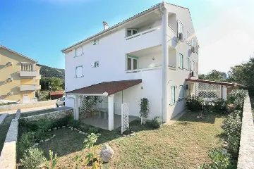 Apartment in Baška with Terrace for Up to 4 Guests