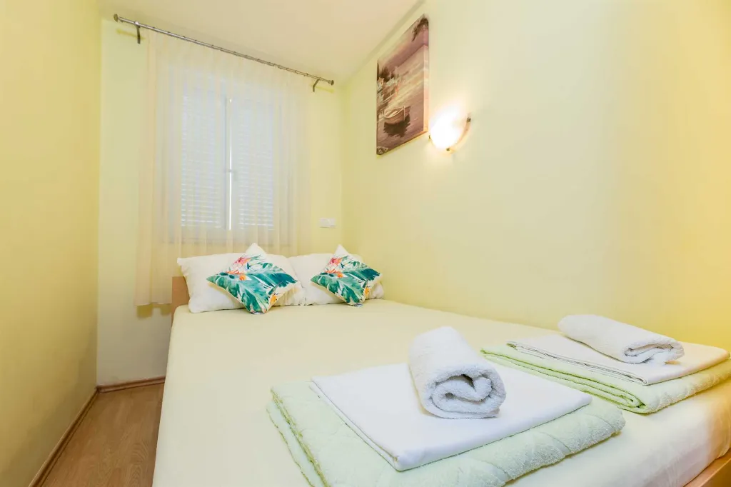 2-Bedroom Apartment in Baška with Terrace & Grill