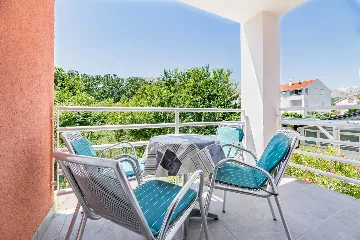 Two-Bedroom Apartment near the Beach in Baška