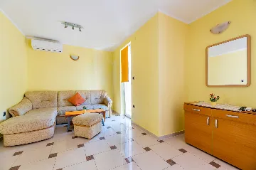 Baška Apartment with 2 Bedrooms and Wi‑Fi