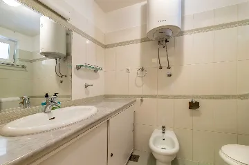 Baška Apartment with 2 Bedrooms and Wi‑Fi