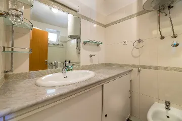 Baška Apartment with 2 Bedrooms and Wi‑Fi