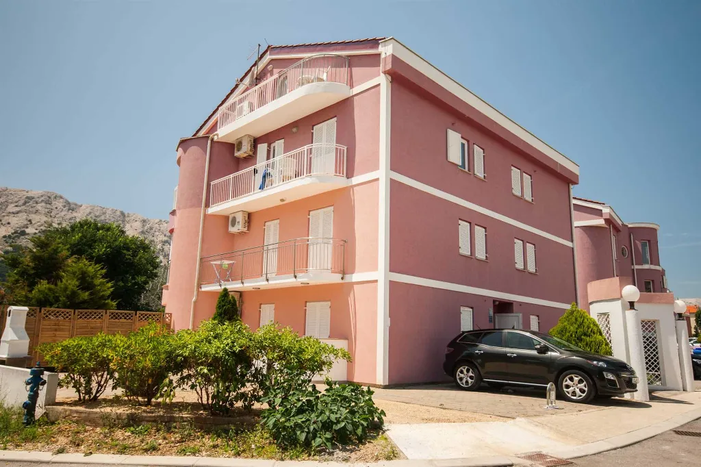 Two-Bedroom Apartment with Terrace in Baška