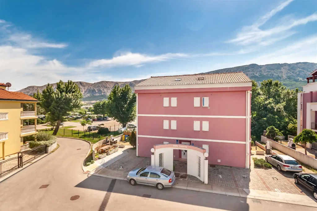 Two-Bedroom Apartment with Terrace in Baška
