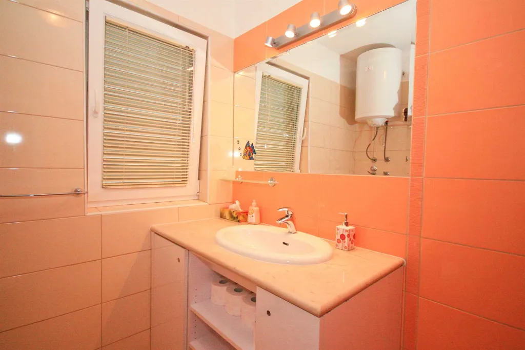 Two-Bedroom Apartment with Terrace in Baška
