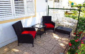 Studio Apartment in Baška for 2 Guests with Parking