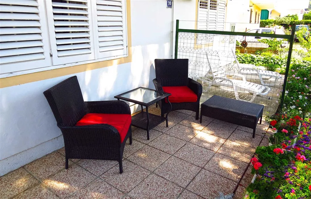 Studio Apartment in Baška for 2 Guests with Parking
