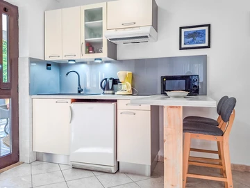 Studio Apartment in Baška for 2 Guests with Parking